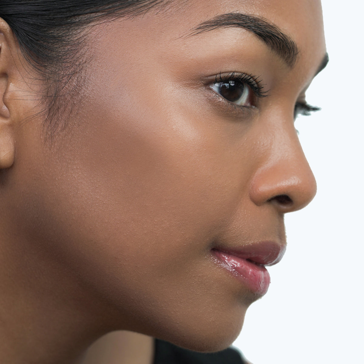 Cloud Contour in Cocoa on tan skin