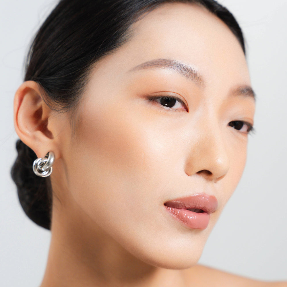 Velvet Vanity routine step — Cloud Contour