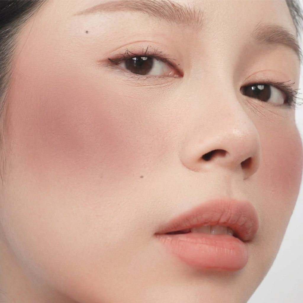 Hyaluronic Liquid Blush in Teddy Hug on fair skin