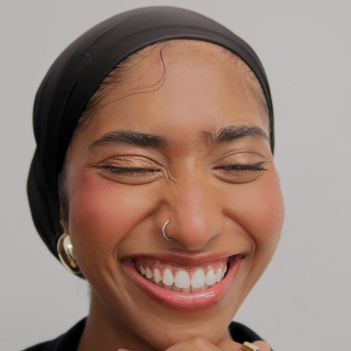 Peptide Glo Lip Oil in Honey Toast worn on model (4 of 4)