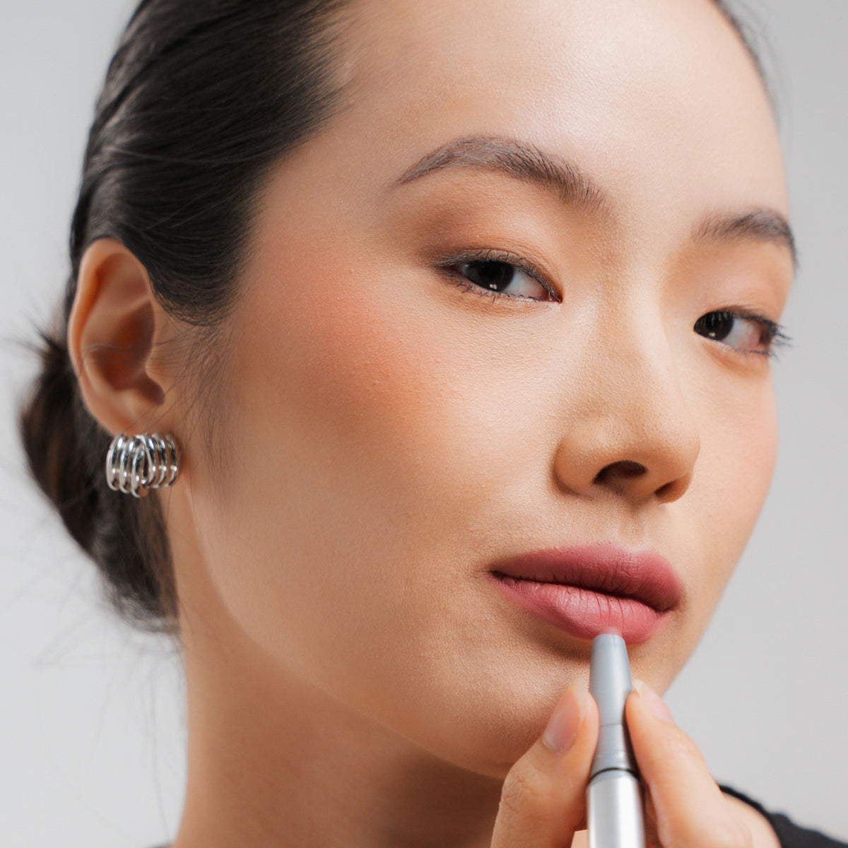 Soft Blur Lip Liner in Rosé on fair skin