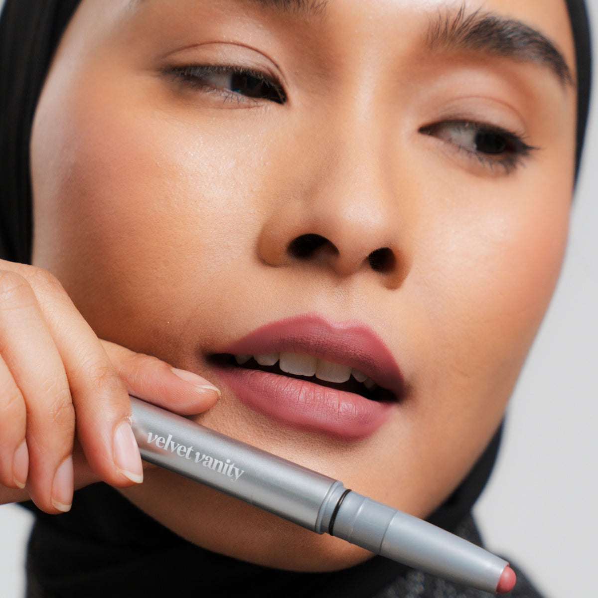 Soft Blur Lip Liner in Rosé on medium skin